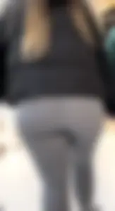 Big ass in grey Gymshark leggings