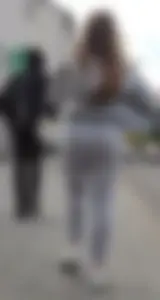 Jiggly wiggly teen butt in sweatpants