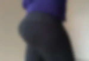 Huge ass in black leggings