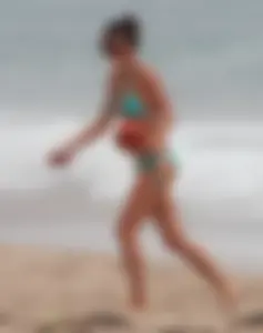 Kendall Jenner paparazzi pictures in bikinis