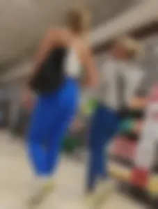 Grocery store hotties wearing tight leggings [Always OC]