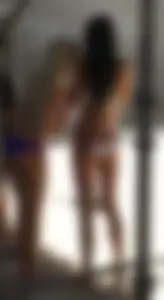 Kendall Jenner paparazzi pictures in bikinis