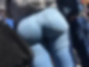 Craziest ass in super tight jeans! (Not OC)