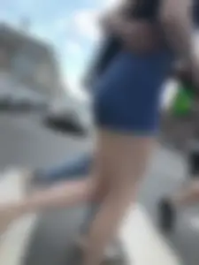 Awesome Booty in Jean Shorts And Sexy Legs, Hot Candid Girl Crossing the Street Creepshots Series