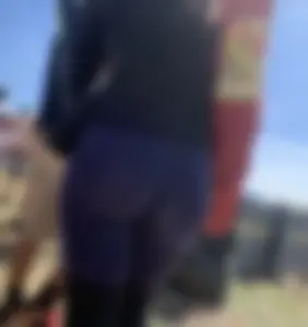 Nice butt in purple leggings