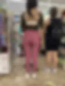 Slim latina shopping and squatting (oc)