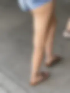 Fabulous feet, amazing ass. Long sexy legs