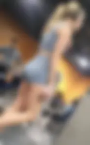 GYM GIRLS WHO LOVE TO POSE