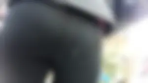 Milf with a nice ass in leggings shopping with vpl