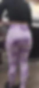 Latina milf with a great body, showing her big ass in pink leggings [OC]
