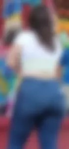 Teen Pawg in TIGHT jeans