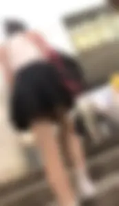 Candid girl in a skirt, low angle creepshots in a subway