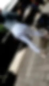 CURVED ASS WHITE PANTS MOM