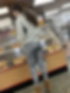 PERFECT white college girl in leggings