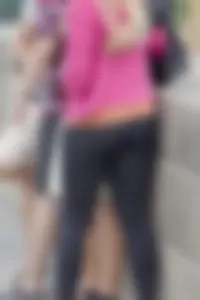 Blonde chicks ass in tight leggings