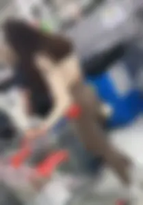 Cutie with round ass in beige leggings at the mall