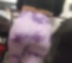 Latina milf with a great body, showing her big ass in pink leggings [OC]