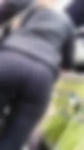 Another nice ass at the grocery store