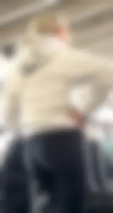 Silly faces Phat ass waiting for an Uber, VPL