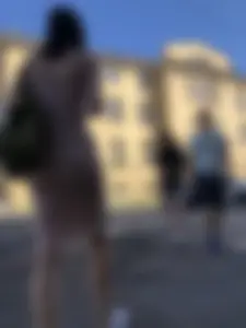 Amazing candid chick wearing a dress, VPL and glimpses of her ass through the fabric