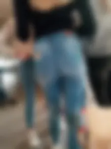 Blonde with bubble ass