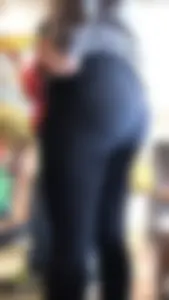 Hot Booty and Legs in Sweatpants Cafeteria Creepshots