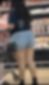 CraZ PHAT ASS LATINA IN TIGHT JEAN SHORTS( first post