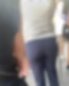 Theme Park Candid Ass With Face Shots (OC)