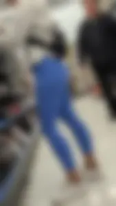 Very tight nice ass and legs in clear blue legging. OC