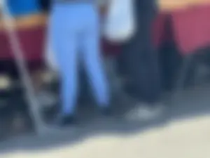 Latina milf with a huge ass blue leggings