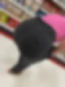 MUST SEE MILF BENDING OVER CLOSE UP SHOTS