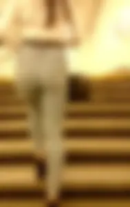 Chubby Girl in Blouse and Tight Jeans Stairs City Candid - Hot Booty