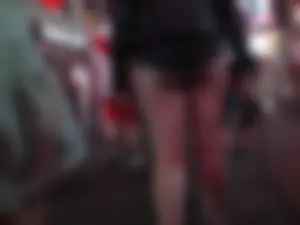 Girl in NYC showing her ass cheeks in denim shorts