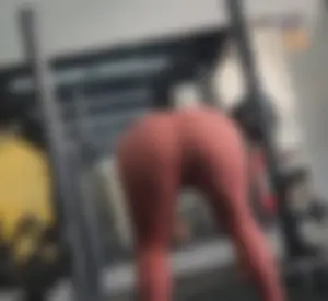 Girl in leggings doing stiff in front of me at the gym