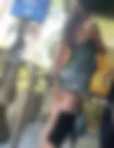 Theme Park Candid Ass With Face Shots (OC)