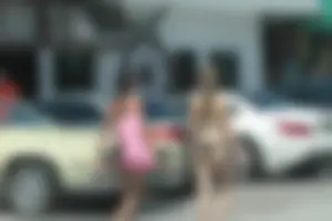 Another gallery of sexy Deerfield Beach girls in bikinis