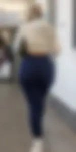 Breathtaking blonde German bimbo PAWG (BBL?) in navy leggings