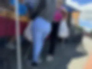 Latina milf with a huge ass blue leggings