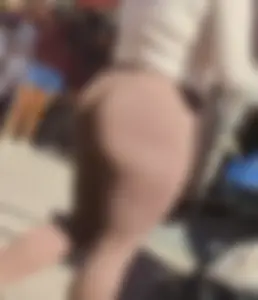Couple Latinas with booties (OC)