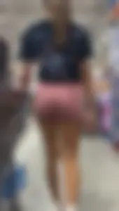 2 petite latinas in shorts+vid