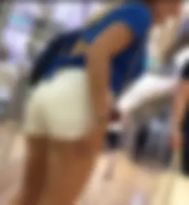 Blonde lady with big boobs showing pokies