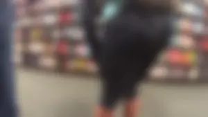 Barnes &amp; Noble girl with a nice booty in leggings