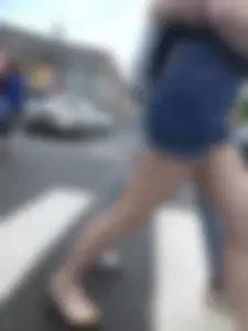 Awesome Booty in Jean Shorts And Sexy Legs, Hot Candid Girl Crossing the Street Creepshots Series