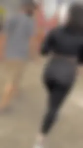 Black leggings VTL white chick