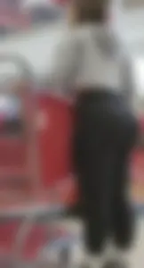 Great big bubble ass in leggings at the supermarket