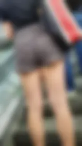 Nice short on escalator