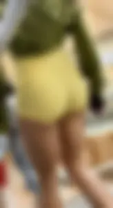 Tan college girl with amazing cameltoe ! NON OC