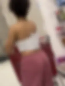 Lightskin chick with the pokies