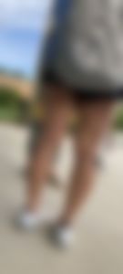 Caught this thick latina with a lil cheek showin