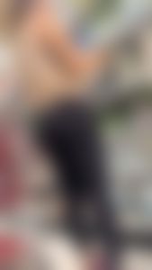 Hottie with a gorgeous booty and perfect long legs in leggings supermarket creepshots, busted!